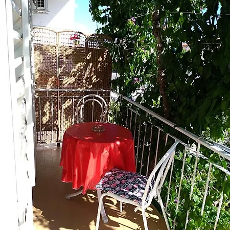 With A Parking Space - 6784 Makarska