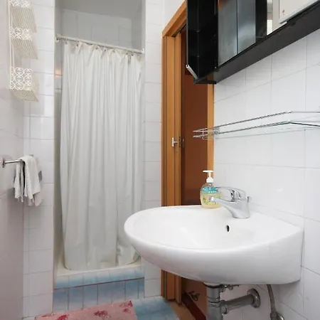 With A Parking Space - 6784 Makarska