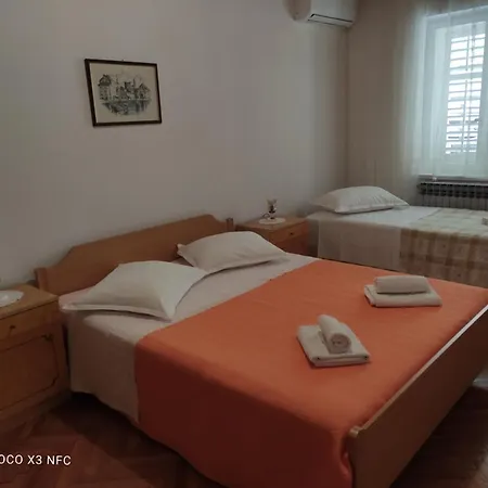 With A Parking Space - 6784 Makarska
