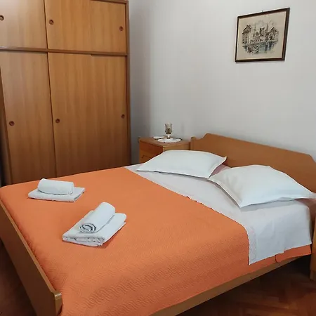 Apartment With A Parking Space - 6784 Makarska